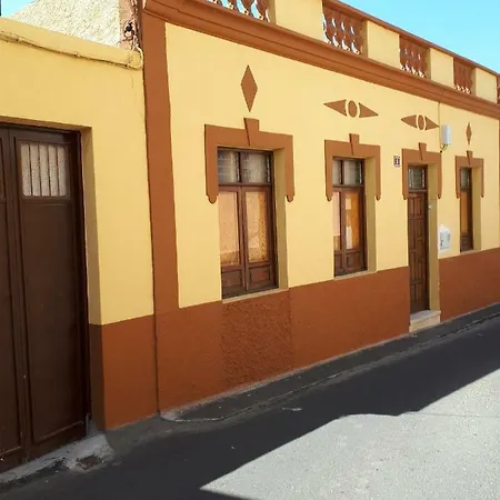 La Cruz Del Valle , *